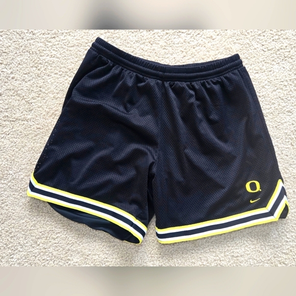 Women's Nike University of Oregon Basketball Shorts - Picture 1 of 6